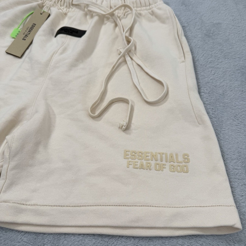 NWT Essentials Fear of God Shorts Mens Large Beige Fleece Drawstring Pockets